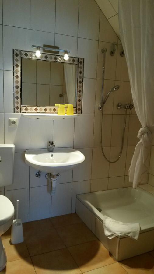 Hotel Gasthof Ratstube Kirchheim unter Teck Buitenkant foto
