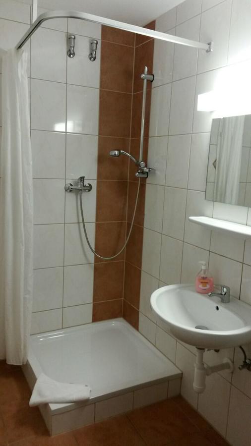 Hotel Gasthof Ratstube Kirchheim unter Teck Buitenkant foto